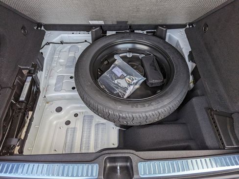 Used 2021 Mercedes-Benz GLC 300 4MATIC image 46