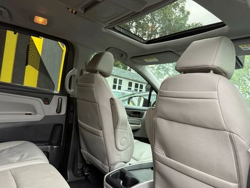 Used 2019 Honda Odyssey EX-L image 22