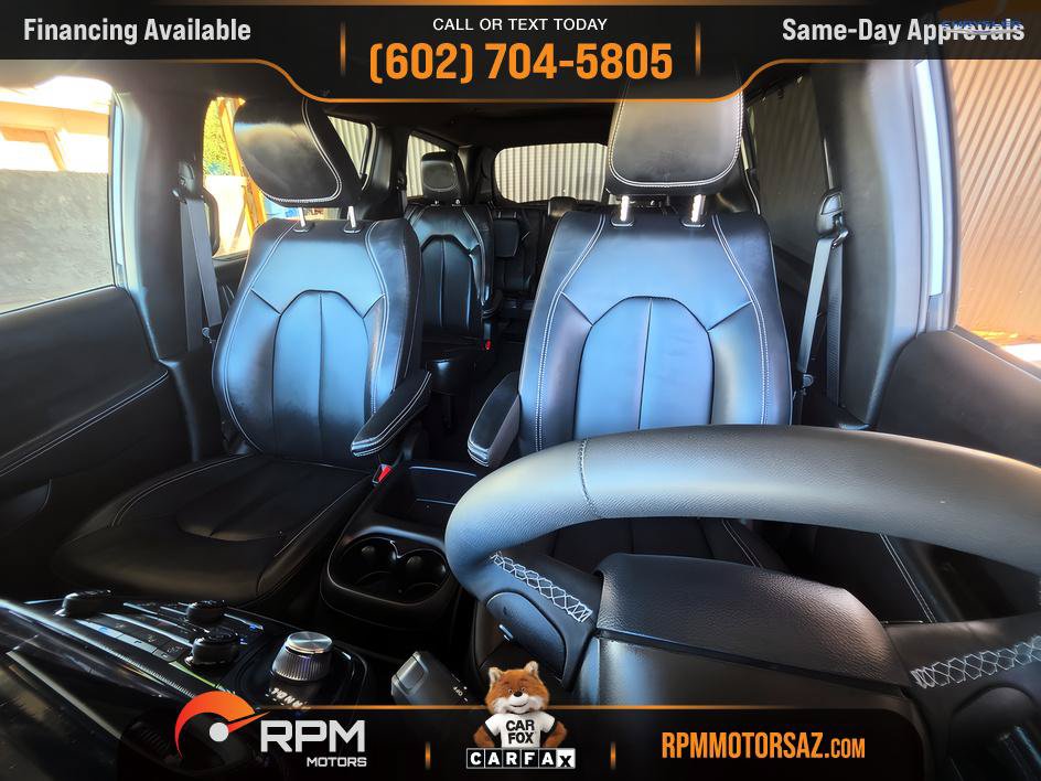 Used 2025 Chrysler Pacifica Select FWD image 7