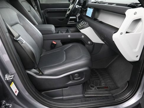 Used 2023 Land Rover Defender 110 S image 26