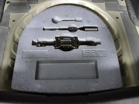 Used 2025 Nissan Altima 2.5 SR image 9