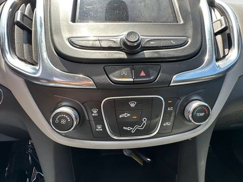 Used 2024 Chevrolet Equinox LS FWD image 20