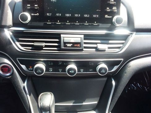 Used 2019 Honda Accord LX image 10