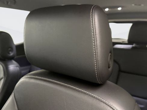 Used 2021 GMC Acadia SLT w/ Preferred Package image 8