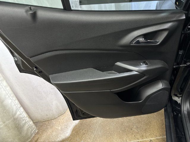 Used 2024 Chevrolet Trax RS w/ Driver Confidence Package FWD image 21