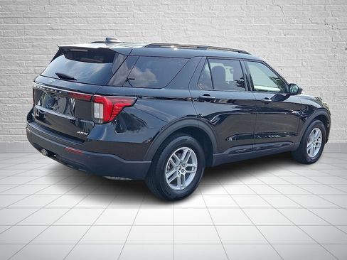 New 2026 Ford Explorer Active AWD/4WD image 4