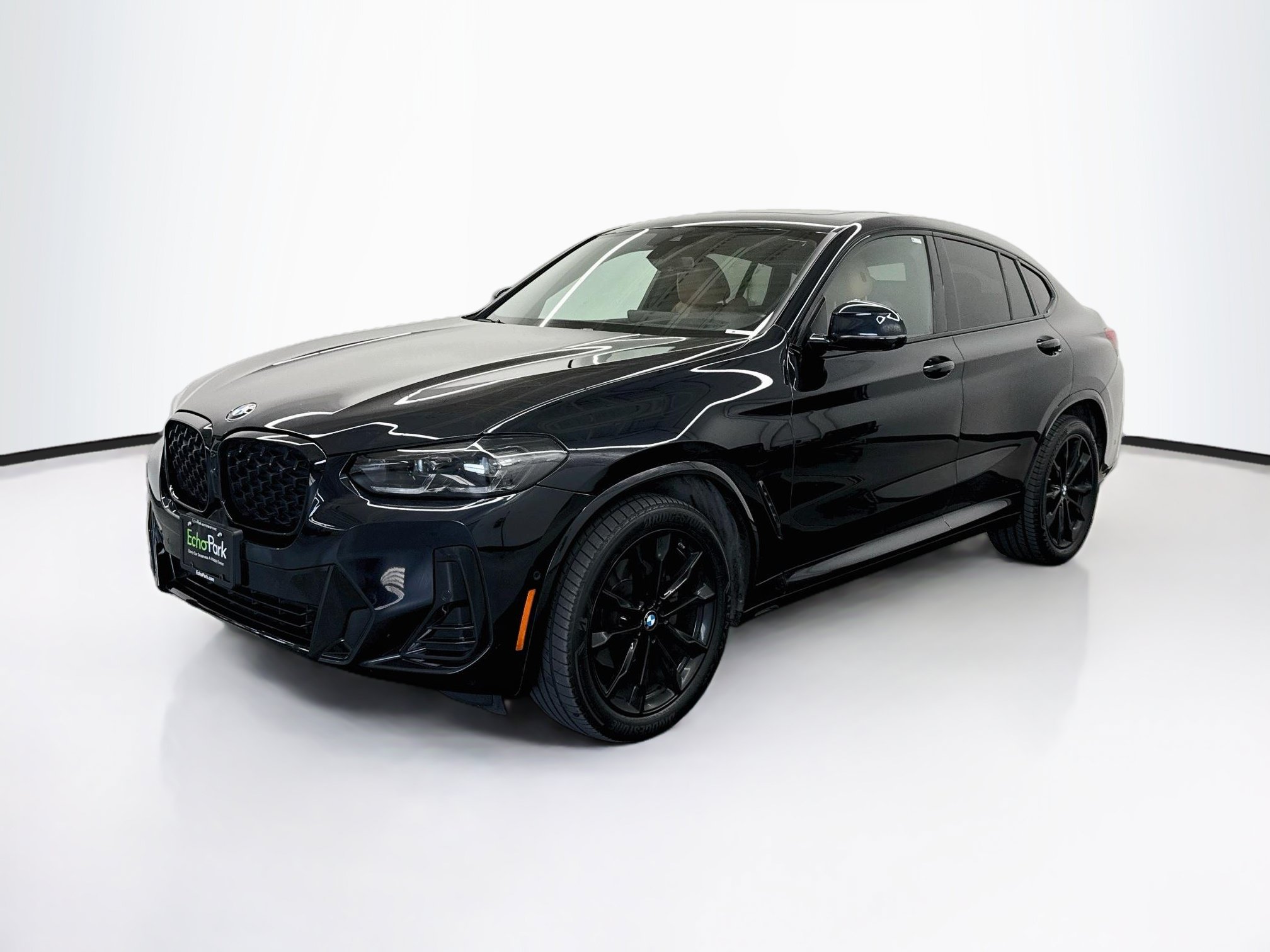Used 2024 BMW X4 xDrive30i w/ Premium Package AWD/4WD image 3