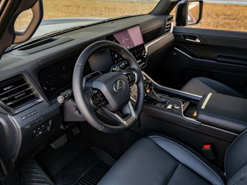 Used 2026 Lexus GX 550 image 35