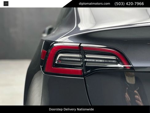 Used 2018 Tesla Model 3 Long Range image 14