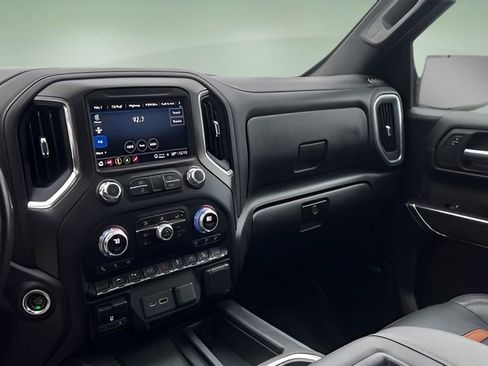 Used 2022 GMC Sierra 1500 AT4 w/ AT4 Premium Package image 12