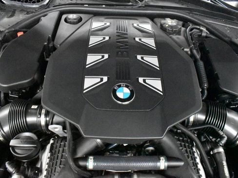 Used 2024 BMW 760i xDrive w/ Executive Package image 9
