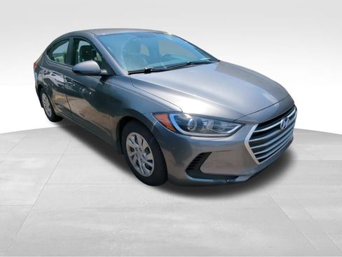 Used 2018 Hyundai Elantra SE FWD image 6