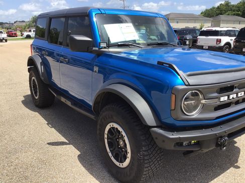 Certified 2022 Ford Bronco Big Bend w/ Sasquatch Package AWD/4WD image 8