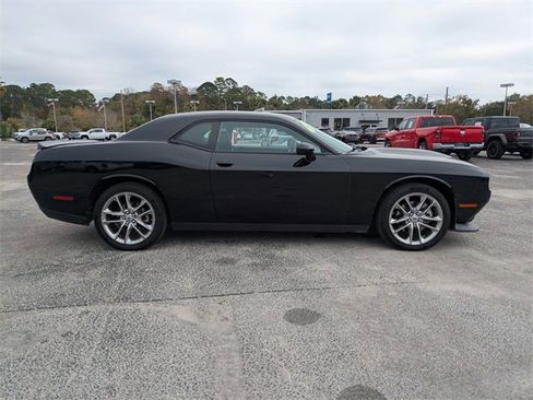 Used 2022 Dodge Challenger GT image 3