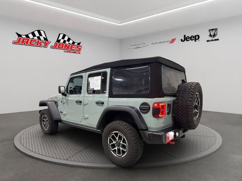 Used 2024 Jeep Wrangler Rubicon w/ Convenience Group image 7