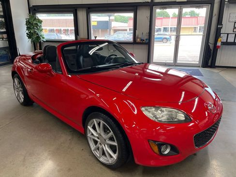 Used 2011 MAZDA MX-5 Miata Grand Touring w/ Premium Pkg RWD image 40