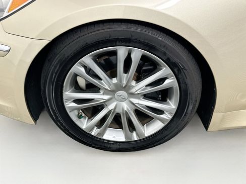 Used 2012 Hyundai Genesis 3.8 w/ Premium Pkg image 11