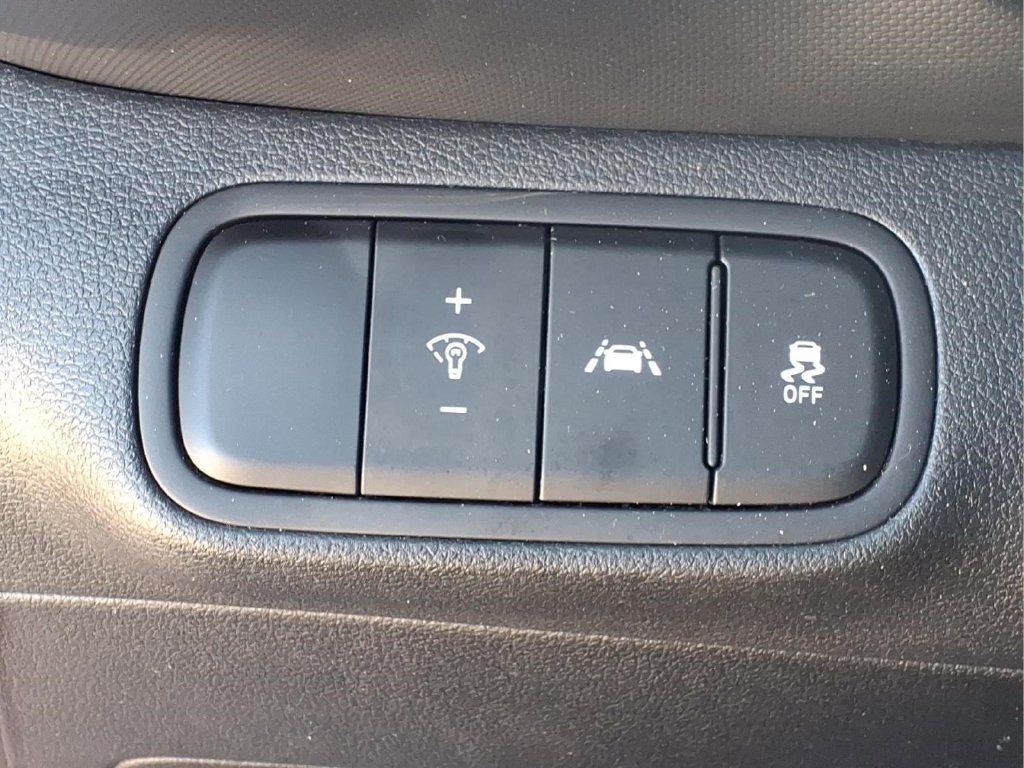 Used 2022 Hyundai Venue Limited FWD image 10