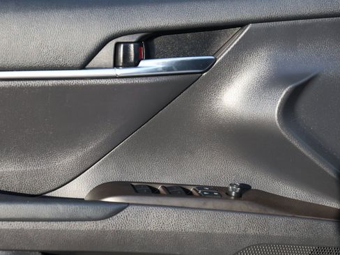 Used 2021 Toyota Camry SE image 25