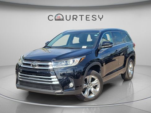 Used 2018 Toyota Highlander Limited FWD image 1