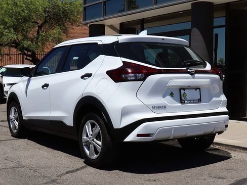 Used 2023 Nissan Kicks S FWD image 9