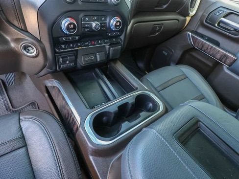 Used 2022 GMC Sierra 3500 Denali w/ Denali Ultimate Package AWD/4WD image 21