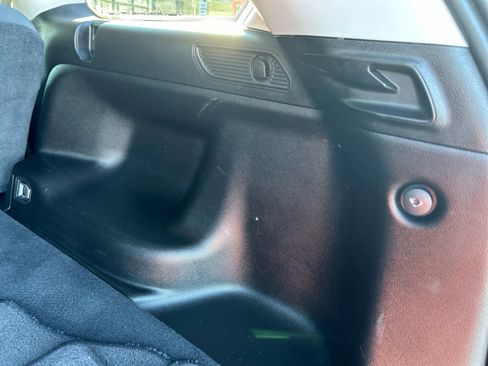 Used 2023 Jeep Grand Cherokee Laredo w/ Luxury Tech Group I image 39