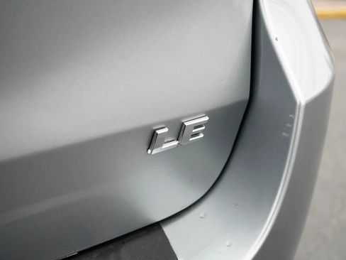 Used 2014 Toyota Sienna LE FWD image 11