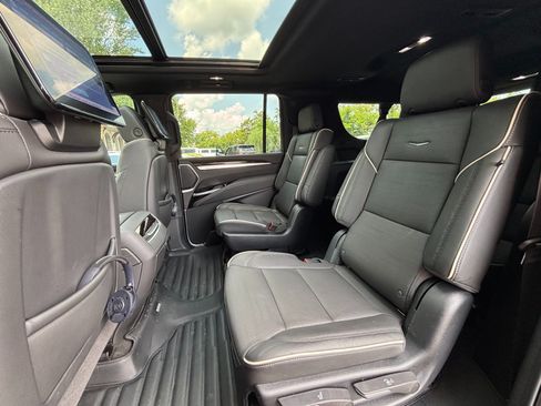 Used 2025 Cadillac Escalade ESV Premium Luxury w/ LPO, Radiant Package AWD/4WD image 23