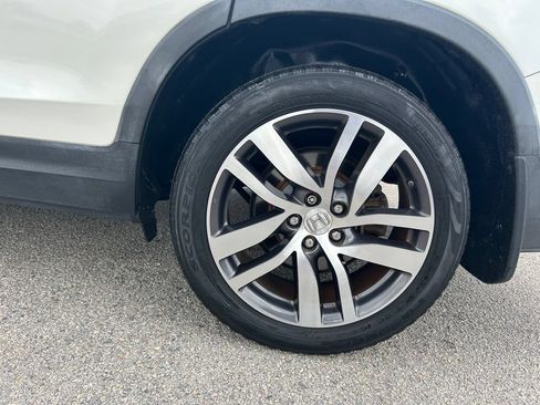Used 2017 Honda Pilot Touring image 11