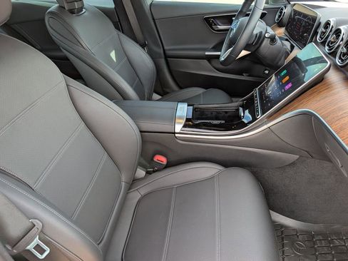 Used 2025 Mercedes-Benz C 300 4MATIC Sedan image 12