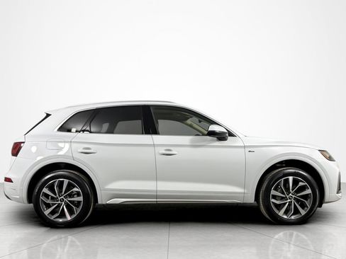 Used 2023 Audi Q5 2.0T Premium Plus w/ Premium Plus Package AWD/4WD image 6
