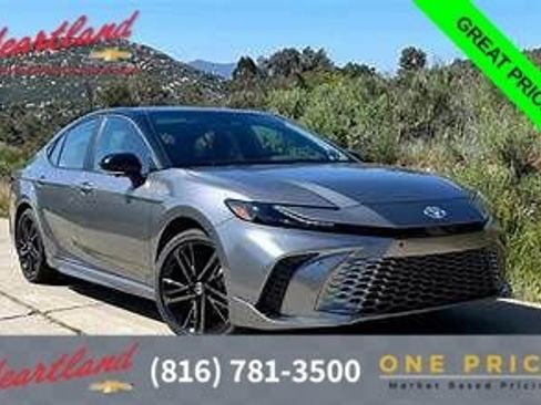 Used 2025 Toyota Camry LE w/ Convenience Package image 1