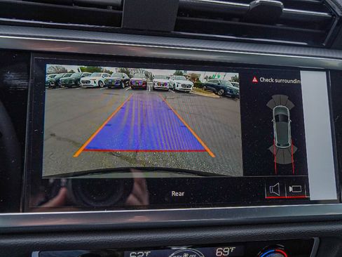 New 2025 Audi Q3 2.0T Premium image 10