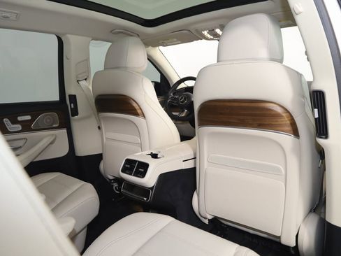 Used 2024 Mercedes-Benz GLS 580 4MATIC image 18