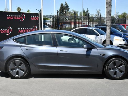 Used 2023 Tesla Model 3 Standard Range RWD image 9