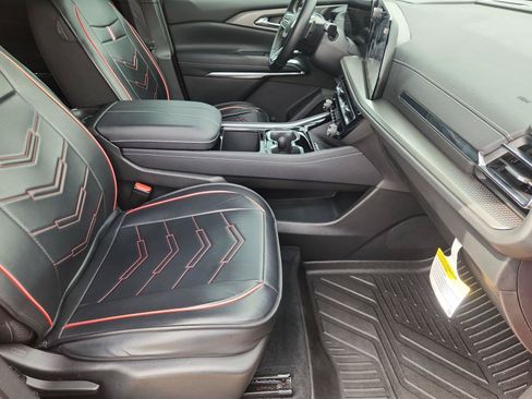 Certified 2025 Chevrolet Traverse LT w/ Driver Confidence Package FWD image 27