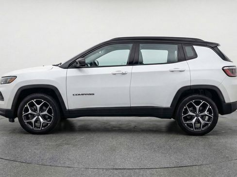 Used 2025 Jeep Compass Limited AWD/4WD image 3