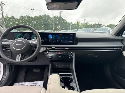 Used 2025 Hyundai Sonata SEL FWD image 11