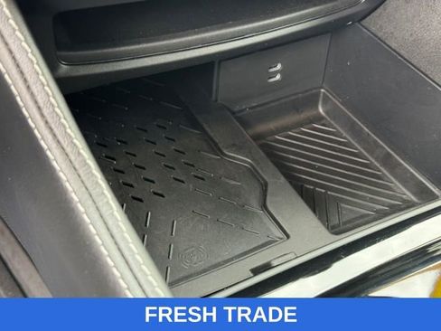 Used 2026 Chrysler Pacifica Limited image 33