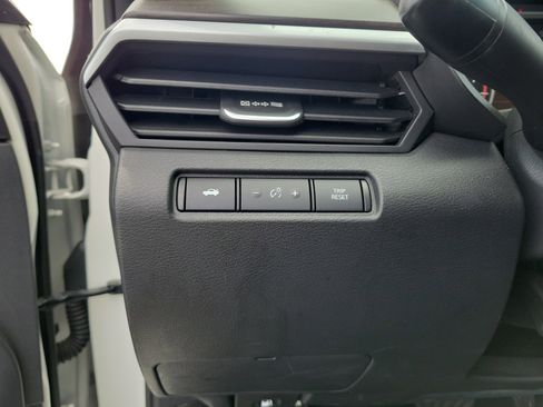 Used 2025 Nissan Altima 2.5 SV FWD image 21