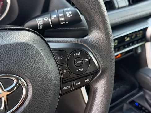 Used 2024 Toyota RAV4 XLE FWD image 13