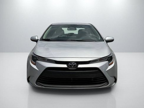 Used 2025 Toyota Corolla LE FWD image 2