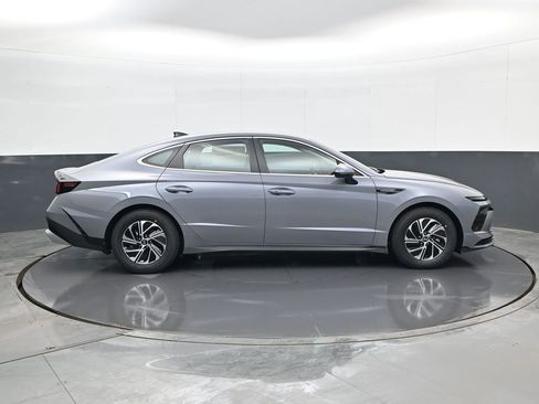 New 2026 Hyundai Sonata Blue FWD image 4