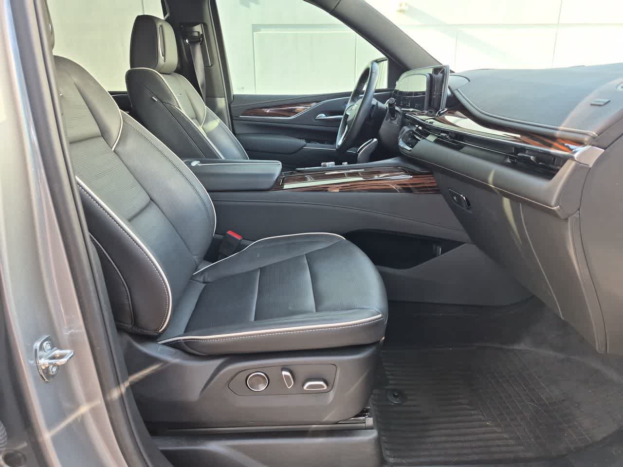 Used 2024 Cadillac Escalade Premium Luxury w/ LPO, Floor Liner Package AWD/4WD image 21