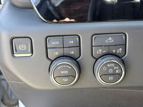 Used 2024 Chevrolet Silverado 1500 LT Trail Boss w/ Convenience Package II AWD/4WD image 21