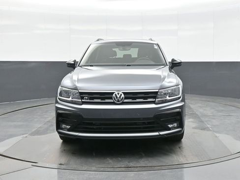 Used 2021 Volkswagen Tiguan SE R-Line image 2