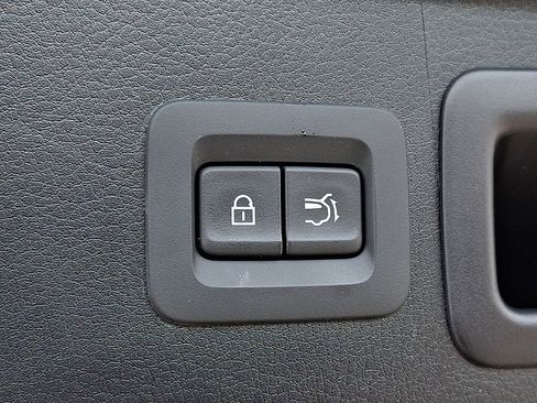 Used 2025 MAZDA CX-30 AWD 2.5 S w/ Premium Package image 34