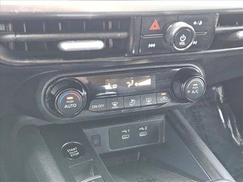 Used 2026 Nissan Kicks SV FWD image 17