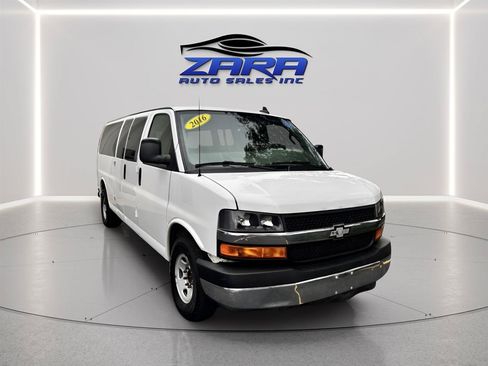 Used 2016 Chevrolet Express 3500 LT w/ LT Preferred Equipment Group RWD image 8